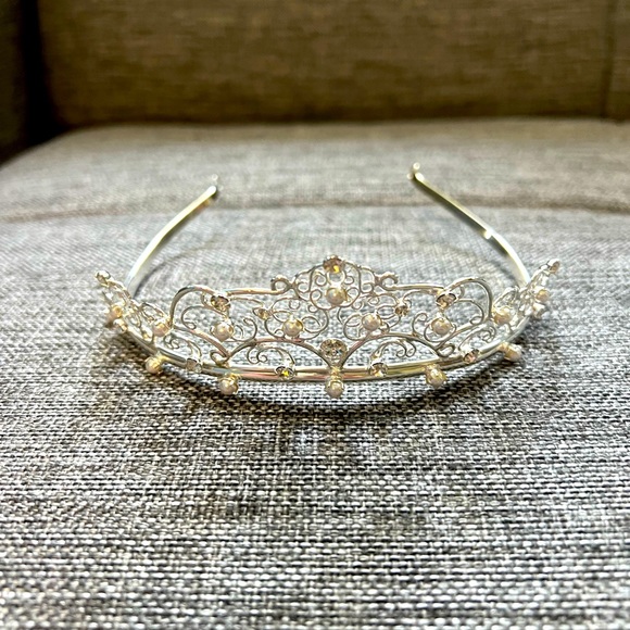 Tiara - Picture 1 of 2